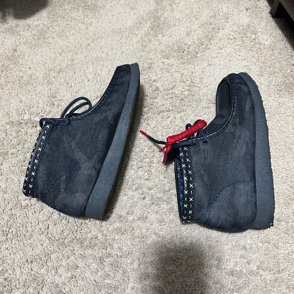 Clarks Denim Wallabees - Picture 2 of 5